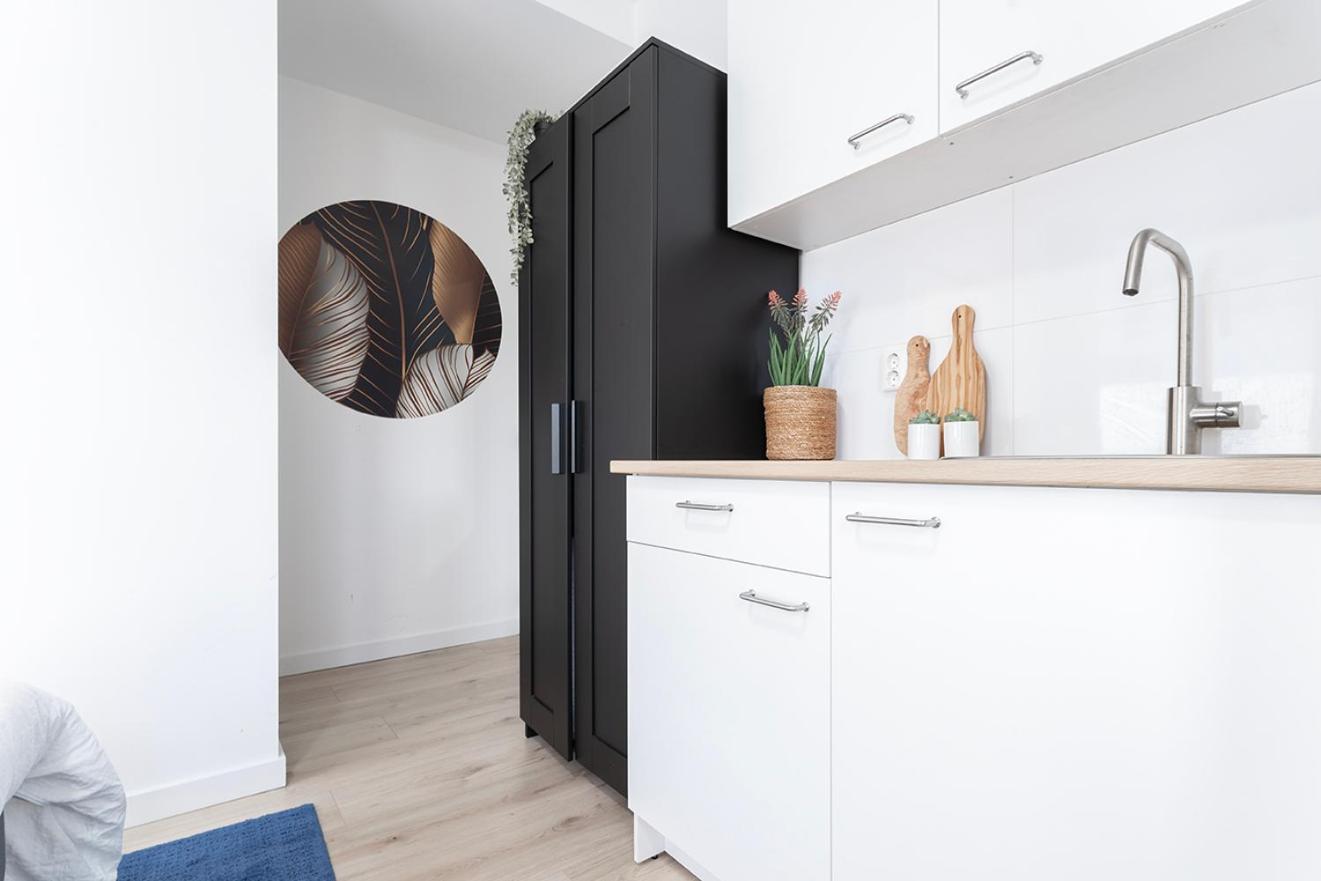 Minimalist-bed And Coffee Near 013 With Kitchen Holiday home *